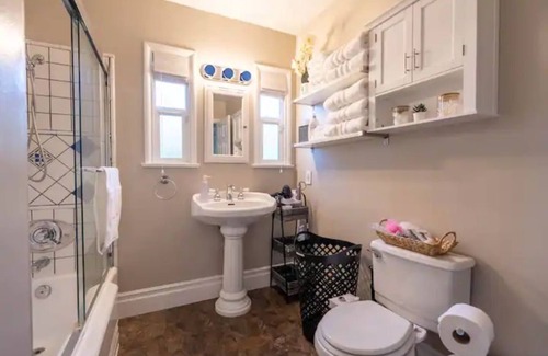 Glendora House | Cozy mountain view 3 bed/2bath with 2 king beds!