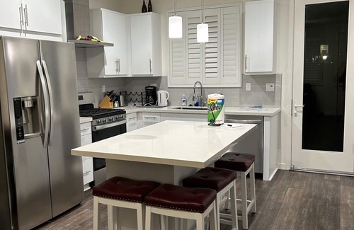 Southwestern Sacramento House | Cozy Neighborhood Home in Downtown Sacramento.