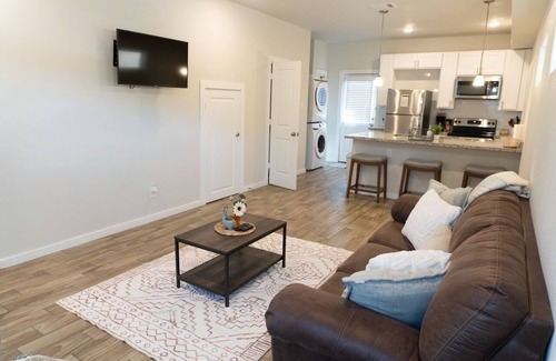 La Grange Apartment | Cozy, Newly-Built Townhouse in La Grange- Amazing location!