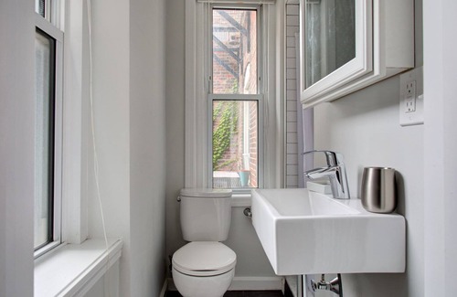 North End Apartment | Cozy North End 2BR steps from Harborwalk by Blueground