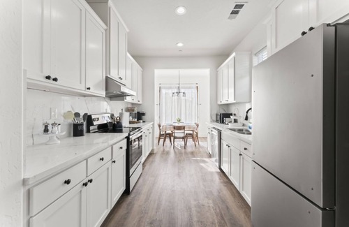 Oakland House | Cozy Oakland Home