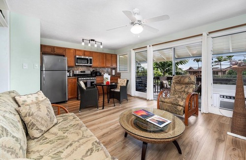 Kailua-Kona Condo | Cozy Ocean View 1-bedroom, 1 bath condo in awesome Kailua-Kona with AC
