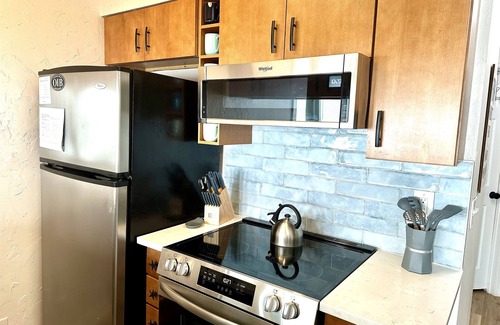 Ocean Isle Beach Condo | Cozy Oceanfront Condo Right in the Action of Ocean Isle Beach, NC