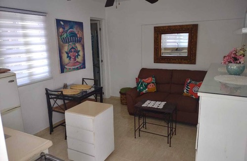 Mar De Sol Apartment | Cozy One Bedroom Apartment in Juan Dolio Beach with AC, WiFi & Hot Water