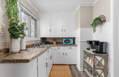 Oshkosh House | Cozy Oshkosh Home Minutes from UW, EAA & Downtown