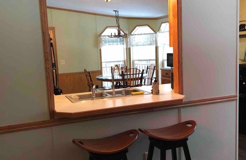 Old Forge House | Cozy, peaceful "camp" in Hollywood Hills, just north of the town of Old Forge