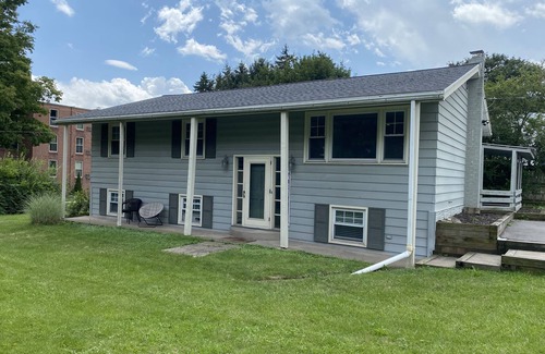 State College House | Cozy Penn State house 3 blocks from Beaver Stadium, Jordan center, downtown