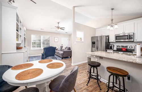 Raleigh House | Cozy Pet-friendly home in Five Points Raleigh