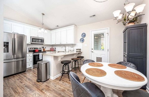 Raleigh House | Cozy Pet-friendly home in Five Points Raleigh