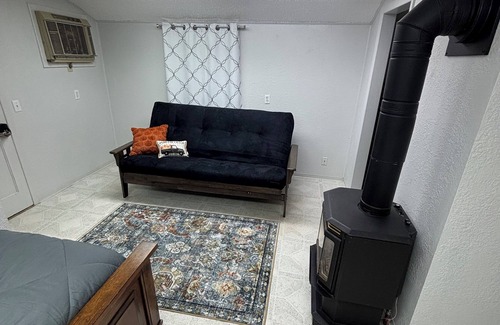 Brockway Apartment | Cozy, pet friendly