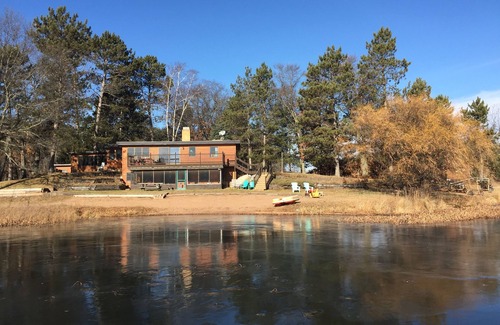 Danbury Cabin | Cozy Pine Cabin on Lake