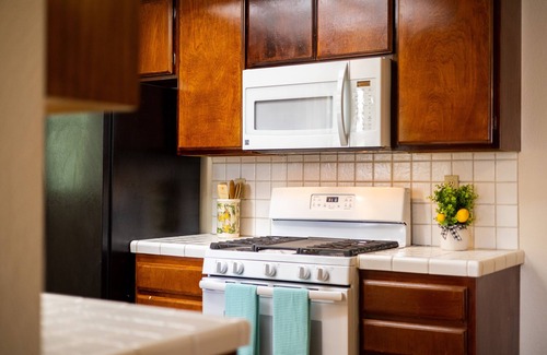 Sierra Madre Apartment | Cozy place in quaint, fun city