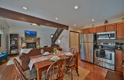 Albrightsville Ski Chalet | Cozy Pocono Chalet