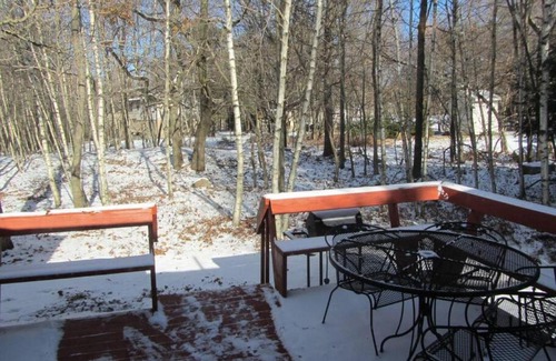 Albrightsville House | Cozy Pocono Cottage near Jack Frost Jim Thorpe