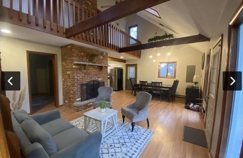 Riverside Estates Cabin | Cozy Poconos Cabin Getaway Kalahari & Great Wolf Lodge, Casinos,& Ski Resorts