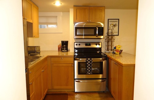 Congress Park Apartment | Cozy Private 1-Bedroom Apartment near City Park, Denver