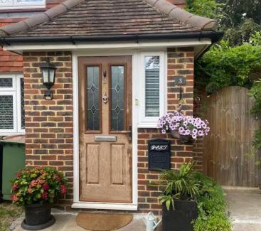 Moffat House | Cozy Private Access Room