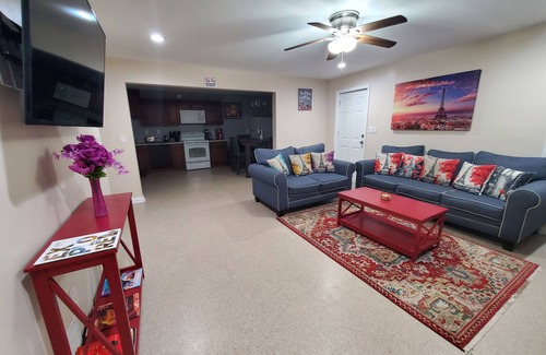 Conyers House | COZY Private APARTMENT "3Bedroom/1Bathroom"