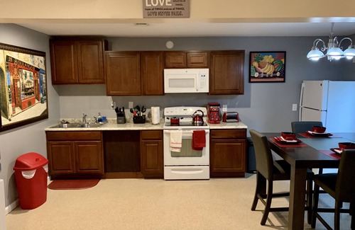 Conyers House | COZY Private APARTMENT "3Bedroom/1Bathroom"