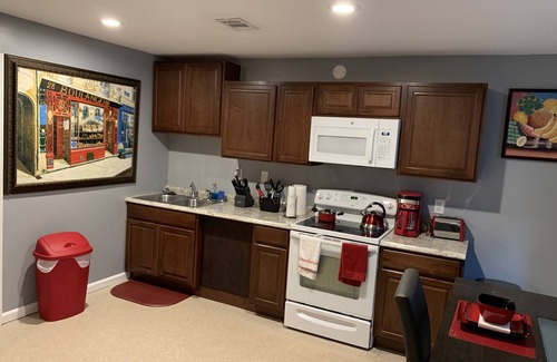 Conyers House | COZY Private APARTMENT "3Bedroom/1Bathroom"