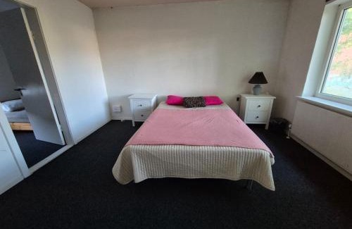 Hadsten Apartment | Cozy & Private House