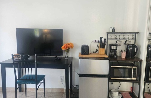 Goleta Bed & Breakfast | Cozy & Private Room in Goleta