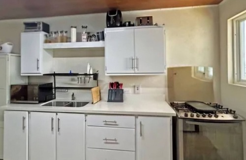 Durants Apartment | Cozy Private Room with Local Charm – St. James, Barbados