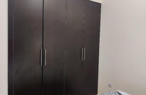 Dubai House | Cozy Private Room with En Suite Bathroom in Beautiful and Calm Locality