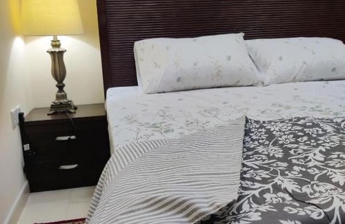 Dubai House | Cozy Private Room with En Suite Bathroom in Beautiful and Calm Locality