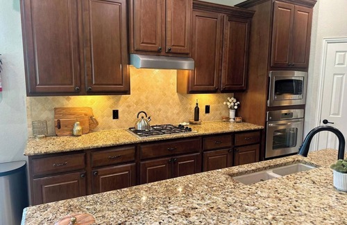 Sterling Ridge House | Cozy, Quiet 4-bedroom, 3.5 bathroom Home in The Woodlands