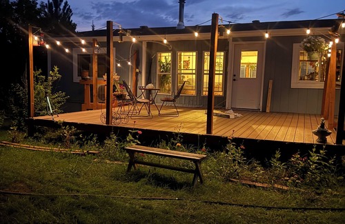 Sheridan House | Cozy, quiet house bedrms ,2bath, 2acres. Dog frndly with fee