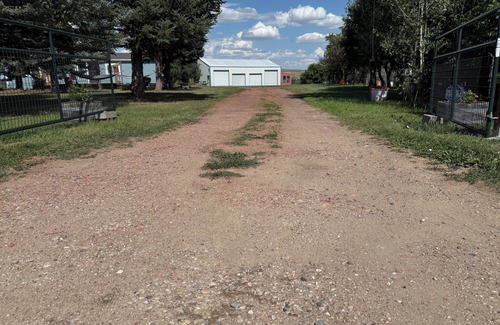 Sheridan House | Cozy, quiet house bedrms ,2bath, 2acres. Dog frndly with fee