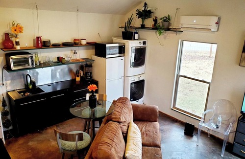 Noble Apartment | Cozy, quiet studio with AC, heat, laundry and WiFi in lovely Noble