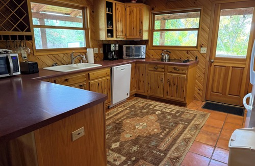 Collbran Cabin | Cozy Ranch Guest House - Mountain Views & Creekside Paradise
