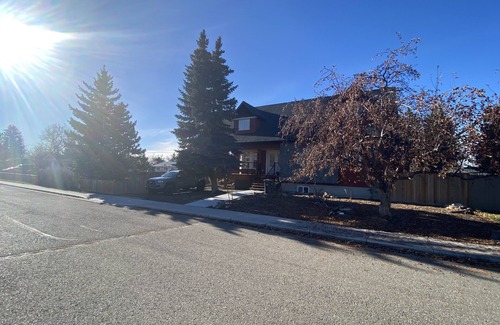 High River House | Cozy Red Casa