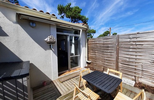 La Faute-sur-Mer House | Cozy Renovated Cottage in Wooded Area, 400m from Beach