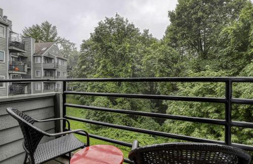 Chalet Village Apartment | Cozy Resort-Style Gatlinburg Condo Indoor Pool!