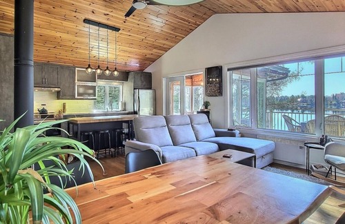 Orford Ski Chalet | Cozy retreat in Orford on beautiful Bowker lake
