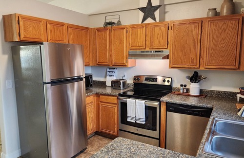 Prescott Valley House | Cozy Retreat only 10 minutes from Whiskey Row and Court House Square.