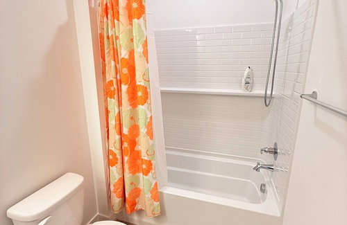 Bonney Lake House | Cozy Retreat, Room 2, Near Mt Rainier, Seattle,nNational parks