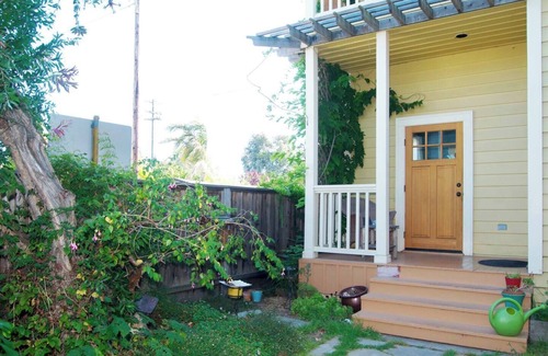 Paradise Park Apartment | Cozy Retreat: Separate entrance & private Bath