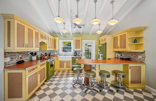 Holmes Beach Cottage | Cozy Retro Cottage located less then 2 blocks from the Gulf Beach - Heated Pool in Private Oasis!