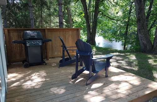 Tweed Cottage | Cozy Riverfront Cottages