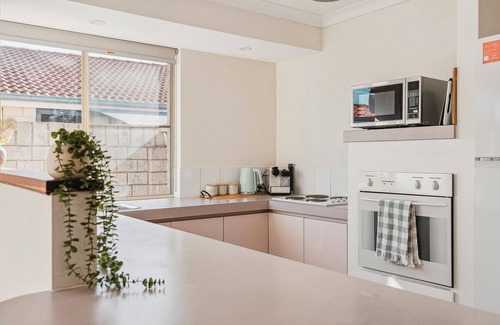 South Yunderup House | Cozy riverside escape on the banks of the Murray River