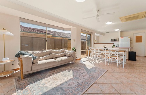 South Yunderup House | Cozy riverside escape on the banks of the Murray River