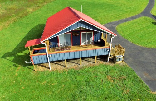 Draper Cabin | Cozy, Romantic Waterfront Home on New River 1BS2 - Midnight Oasis