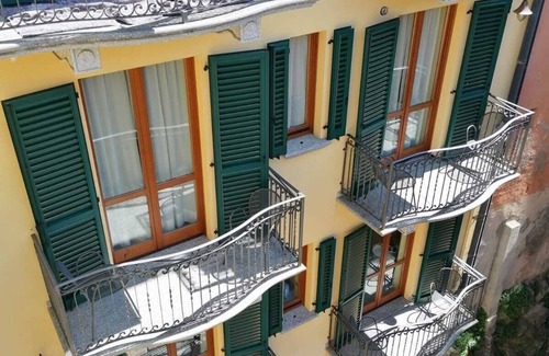 Nesso House | Cozy room 1 with lake view, near the famous Nesso gorge.