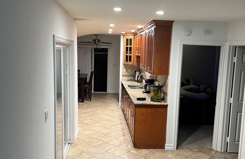 Yorktown House | Cozy Room In a Bungalow with WiFi, Blocks From Downtown Huntington Beach