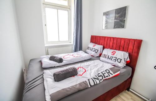 Grinzing House | Cozy Room in Floridsdorf Area PR3