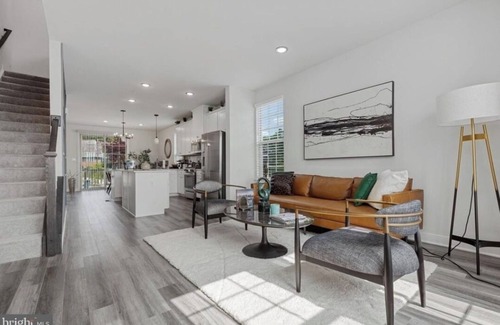 Montgomery Village House | Cozy room in a charming townhome in Montgomery Village with AC, WiFi